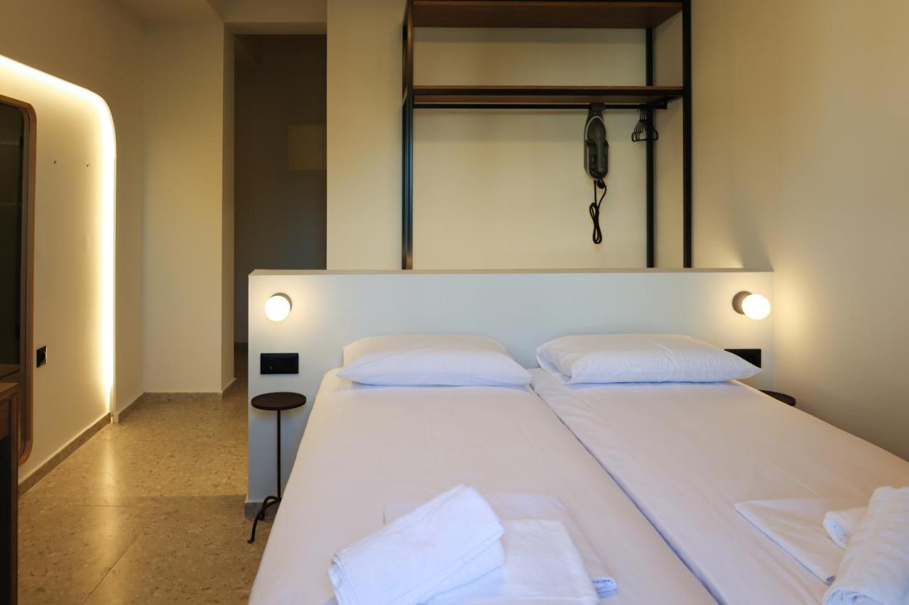 Uphill Unique Boutique Suites Città di Skiathos Esterno foto