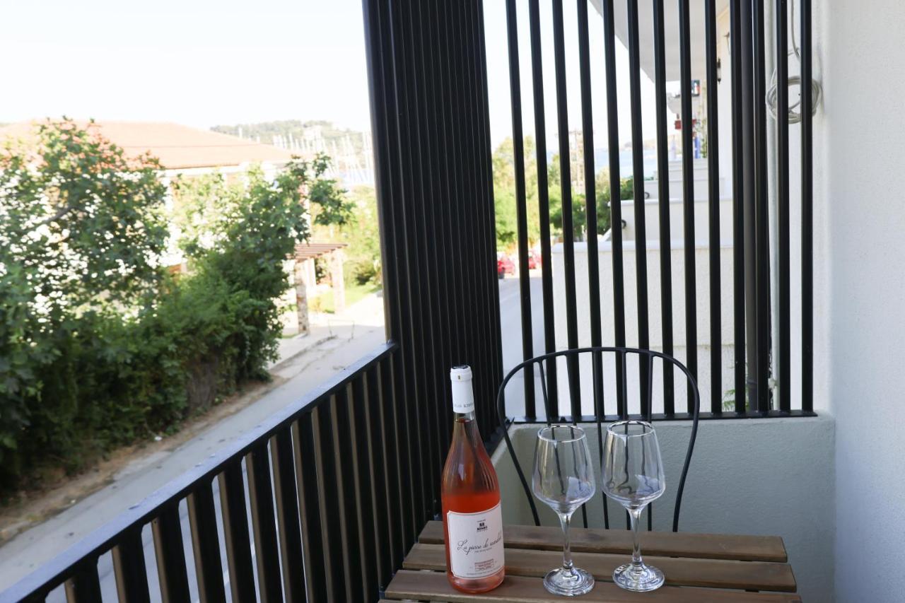 Uphill Unique Boutique Suites Città di Skiathos Esterno foto